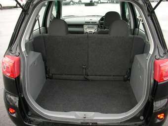 2005 Mazda Demio Images