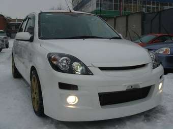 2005 Mazda Demio Photos