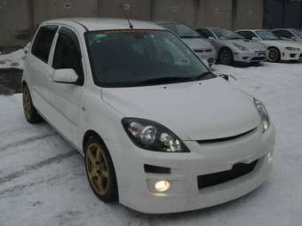 2005 Mazda Demio Pictures