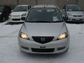 2005 Mazda Demio Photos