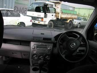 2005 Mazda Demio Pictures