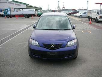 2005 Mazda Demio Pictures