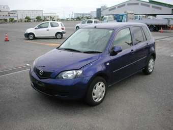 2005 Mazda Demio Photos