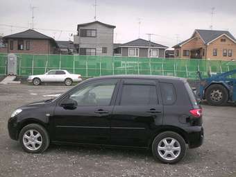 2005 Mazda Demio Pictures