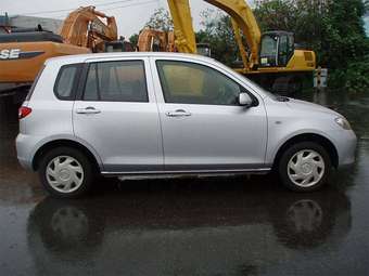 2005 Mazda Demio Images