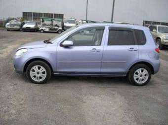 2005 Mazda Demio Photos