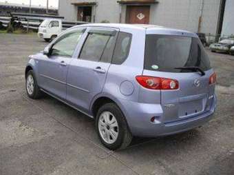 2005 Mazda Demio Photos