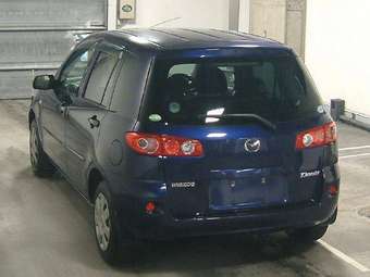 2005 Mazda Demio Pictures