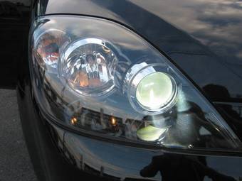 2005 Mazda Demio Pictures