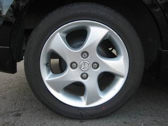 2005 Mazda Demio Pictures