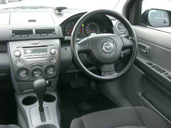 2005 Mazda Demio Images