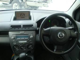2005 Mazda Demio Photos