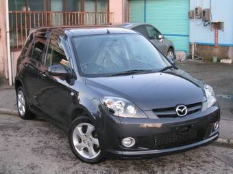 2005 Mazda Demio Pictures