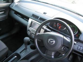 2005 Mazda Demio Photos