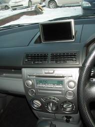 2005 Mazda Demio Photos