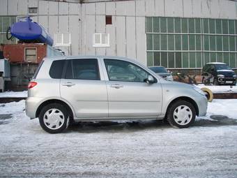 2005 Mazda Demio Photos
