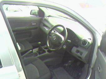 2005 Mazda Demio Photos