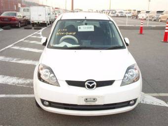 2005 Mazda Demio Pictures