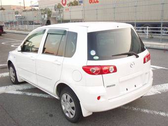 2005 Mazda Demio Photos