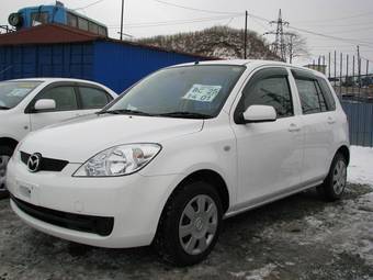 2005 Mazda Demio Pictures