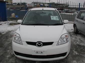 2005 Mazda Demio Photos
