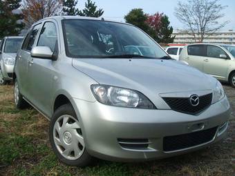 2005 Mazda Demio Pics