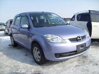 2005 Mazda Demio Images