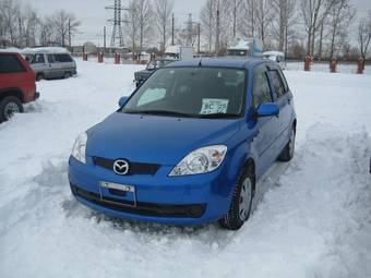 2005 Mazda Demio Pictures