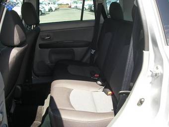 2005 Mazda Demio Images