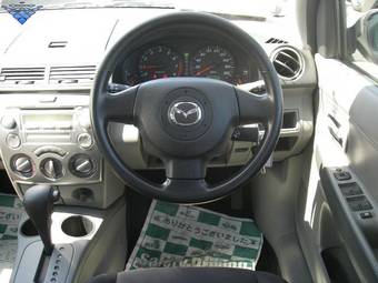 2005 Mazda Demio Pictures