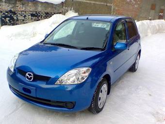 2005 Mazda Demio Pictures