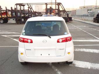 2005 Mazda Demio Images