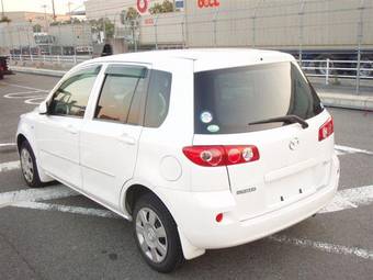 2005 Mazda Demio Pictures