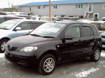 2005 Mazda Demio Photos