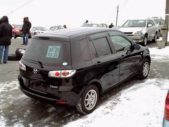 2005 Mazda Demio Pictures