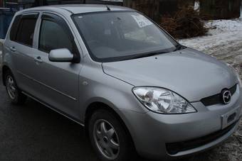 2005 Mazda Demio Photos