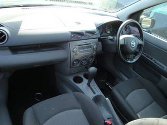 2005 Mazda Demio Photos