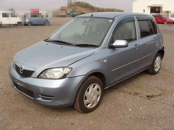 2005 Mazda Demio Photos