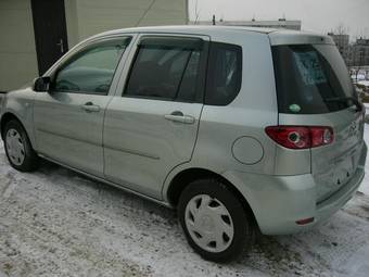 2005 Mazda Demio Pictures