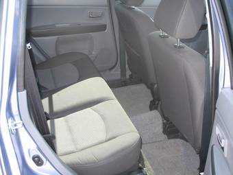 2005 Mazda Demio Pictures