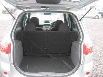 2005 Mazda Demio Pictures