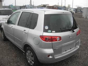 2005 Mazda Demio Photos