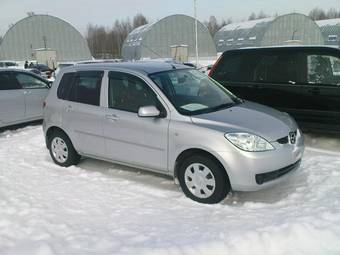 2005 Mazda Demio Images