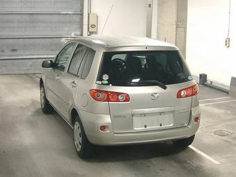 2005 Mazda Demio Photos