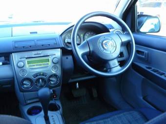 2005 Mazda Demio Pictures