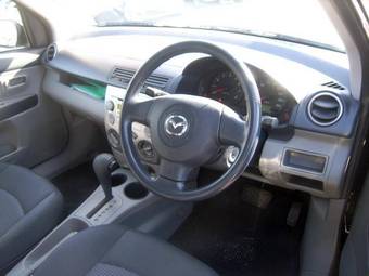 2005 Mazda Demio Images