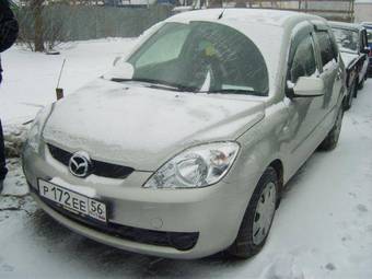 2005 Mazda Demio Photos