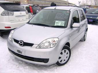 2005 Mazda Demio Images