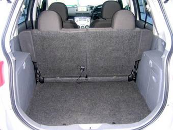 2005 Mazda Demio Pictures