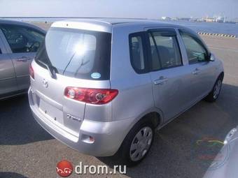 2005 Mazda Demio Photos